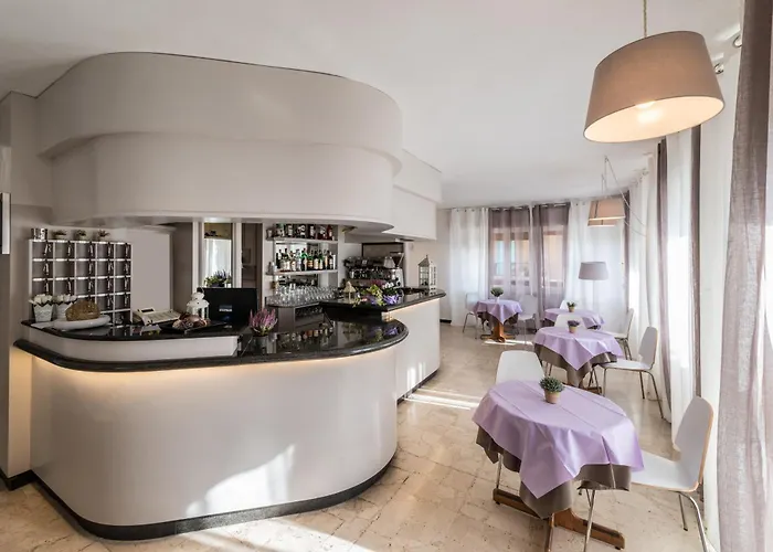 Nicole 3* Pietra Ligure