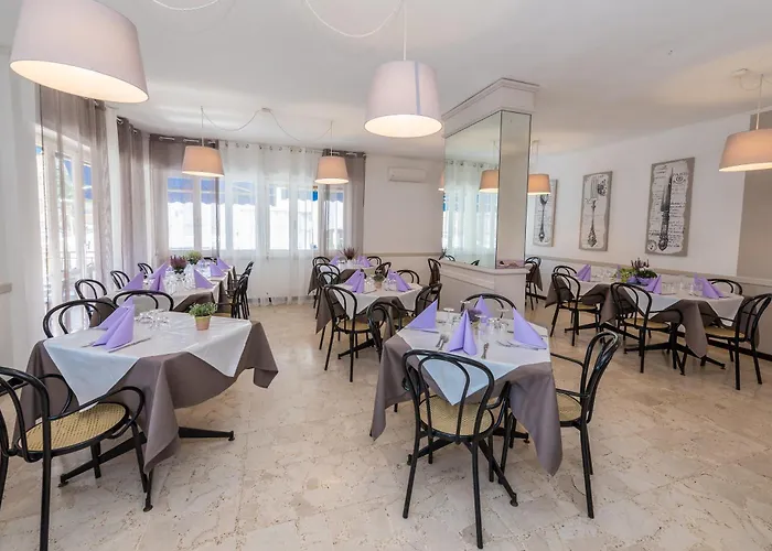 Nicole 3* Pietra Ligure