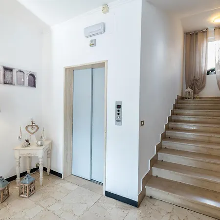 Nicole 3* Pietra Ligure